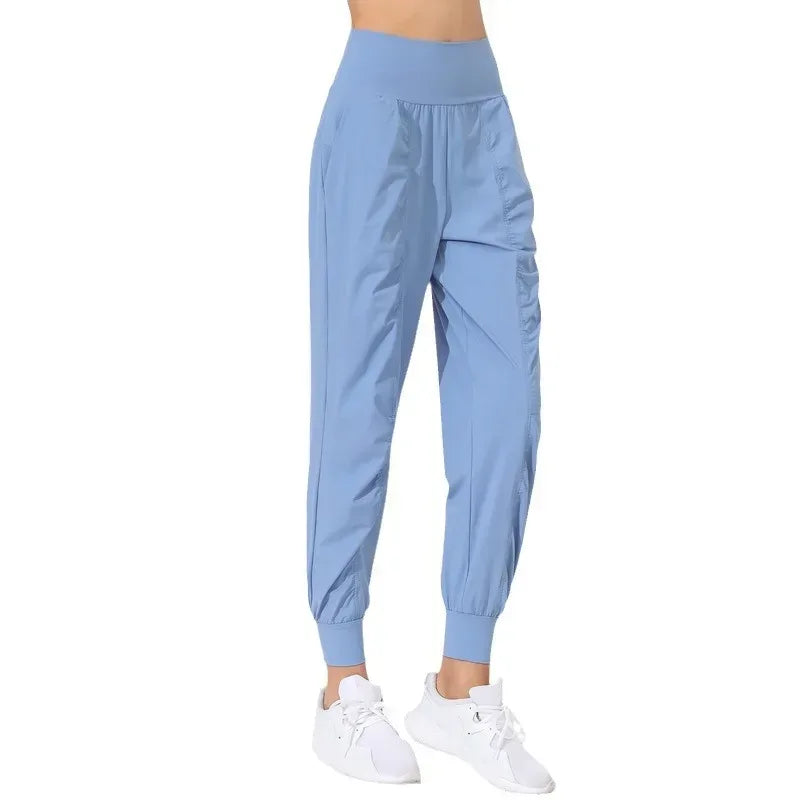 Side profile of high waisted cropped workout joggers with pockets - BetterPlace